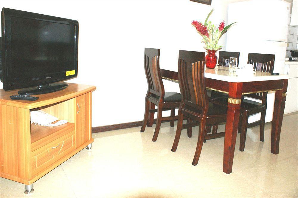 Aruba Blue Village Hotel And Apartments Палм Бийч Екстериор снимка